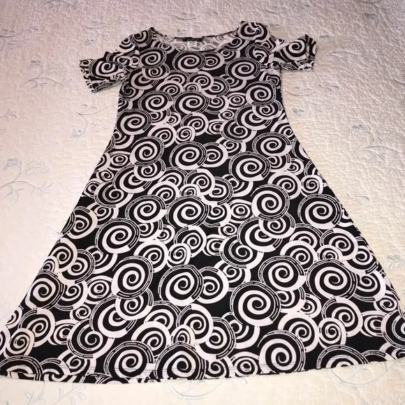 Sophie A Dresses | Sophie A Small Black And White Swirl Dress | Color: Black/White | Size: S | 406poshshopper's Closet